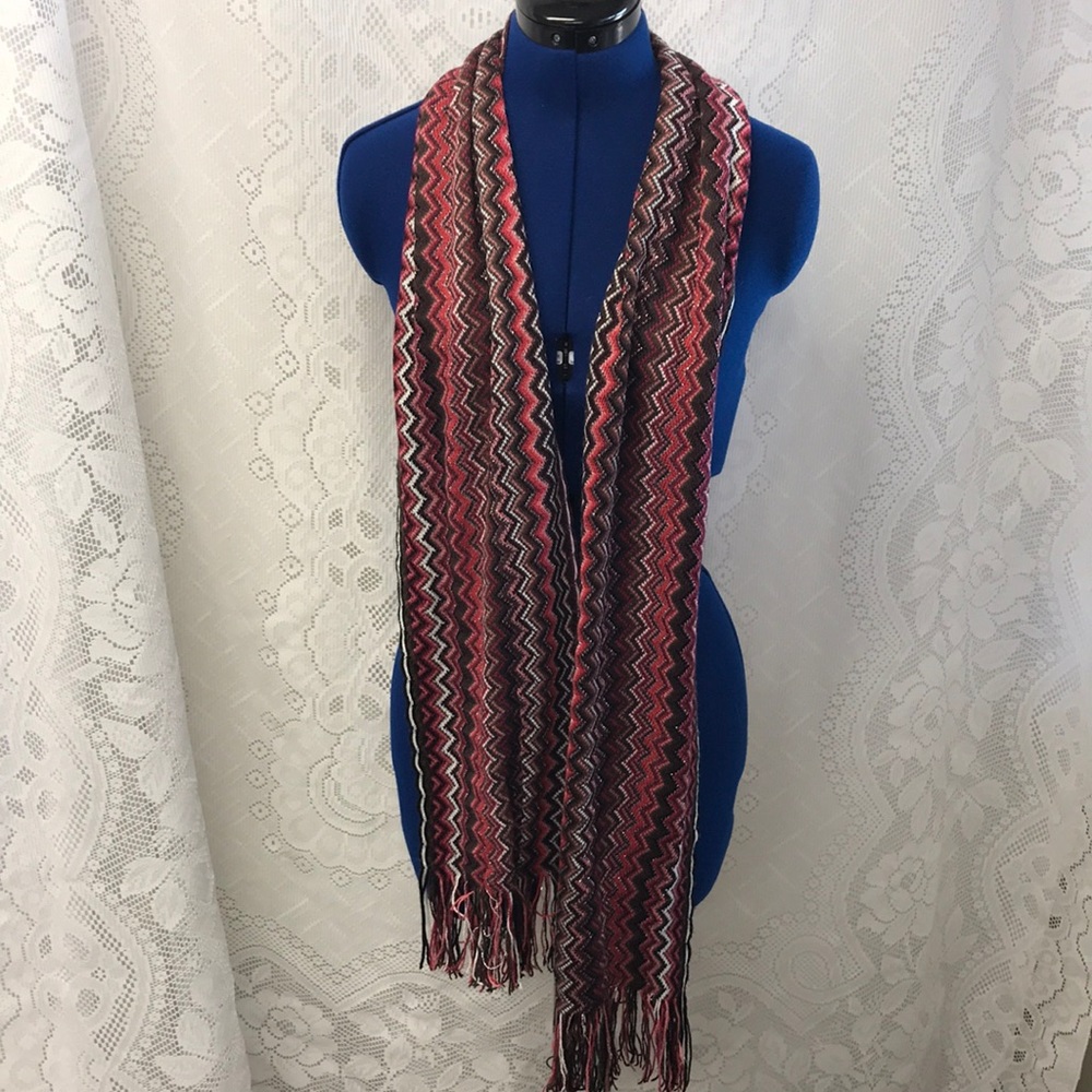 Knit Scarf With Fringe